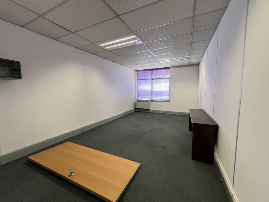 To Let Commercial Property for Rent in Vorna Valley Gauteng