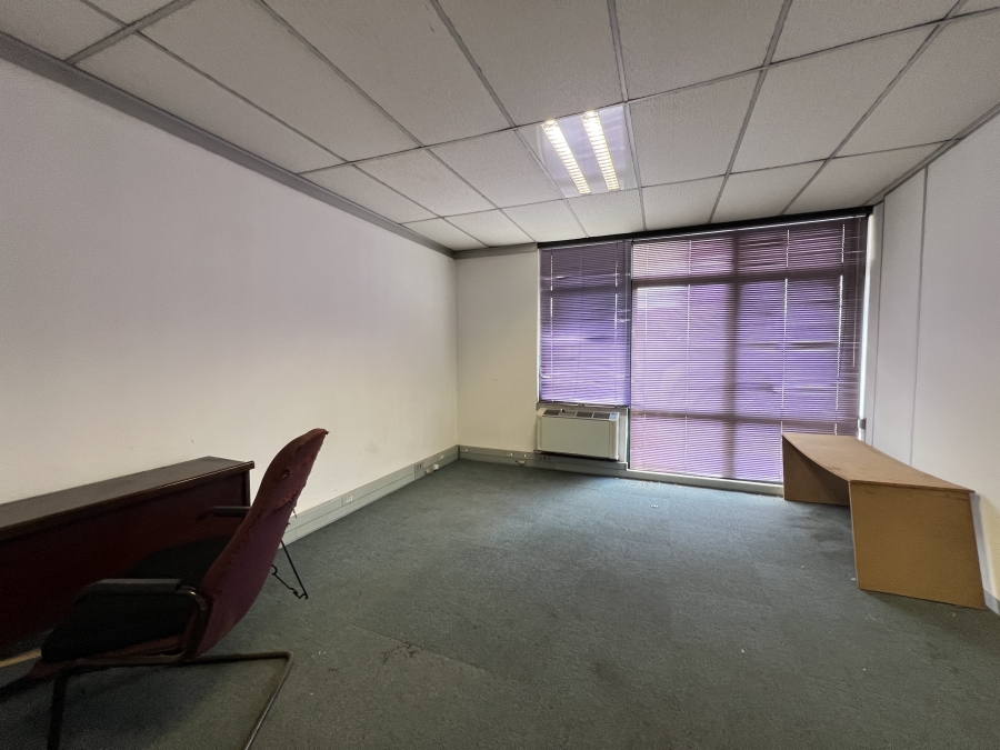 To Let Commercial Property for Rent in Vorna Valley Gauteng