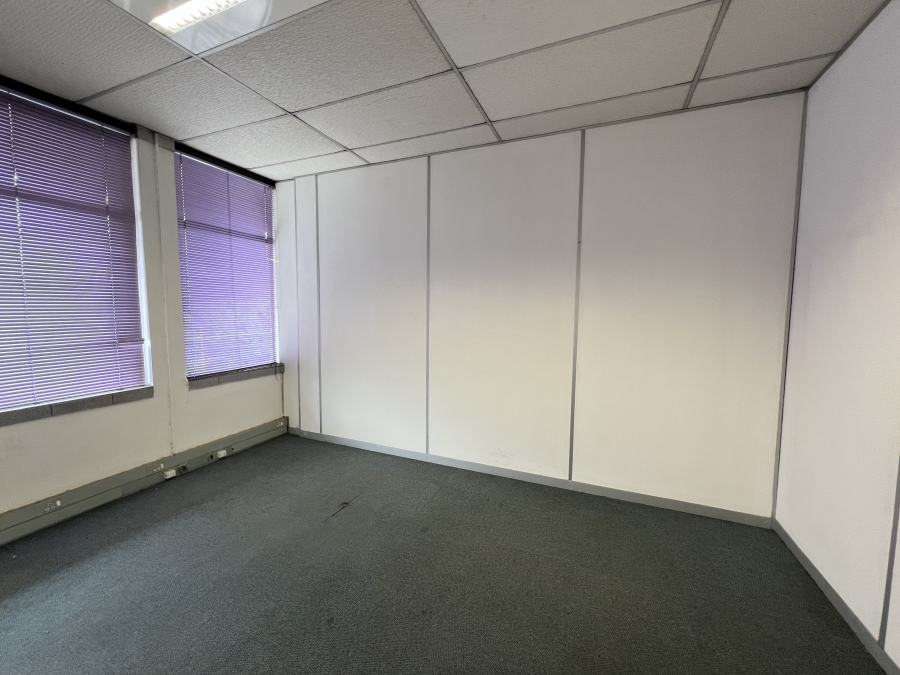To Let Commercial Property for Rent in Vorna Valley Gauteng