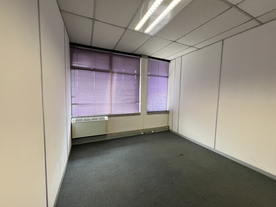 To Let Commercial Property for Rent in Vorna Valley Gauteng