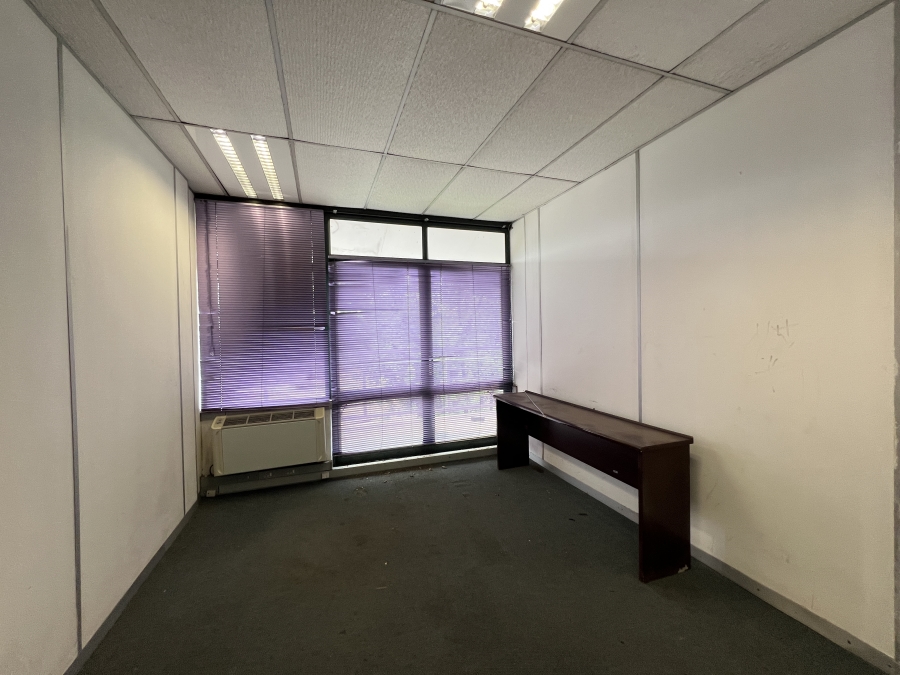 To Let Commercial Property for Rent in Vorna Valley Gauteng