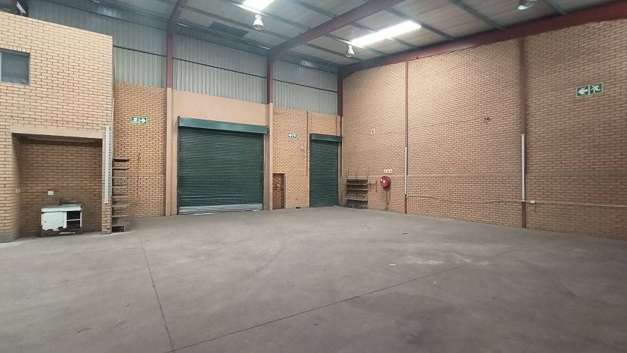 To Let Commercial Property for Rent in Rooihuiskraal Gauteng