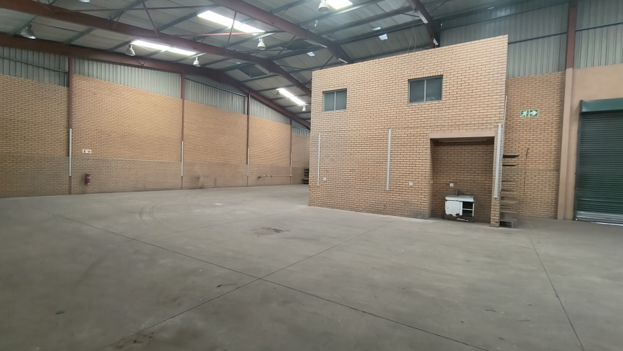 To Let Commercial Property for Rent in Rooihuiskraal Gauteng