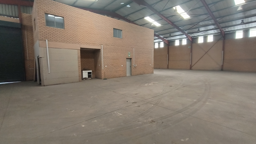 To Let Commercial Property for Rent in Rooihuiskraal Gauteng