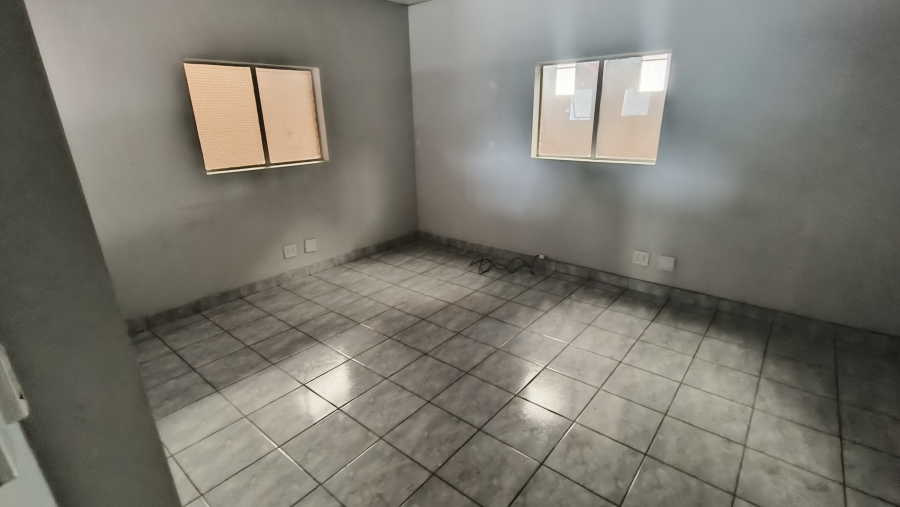 To Let Commercial Property for Rent in Rooihuiskraal Gauteng