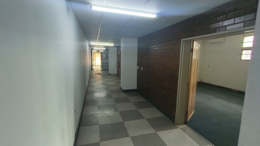 To Let Commercial Property for Rent in Rooihuiskraal Gauteng