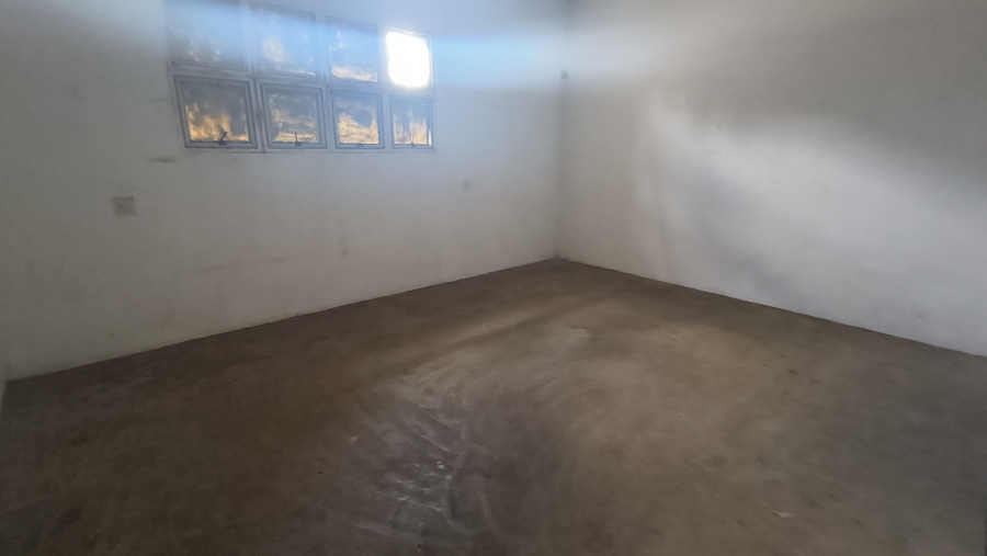 To Let Commercial Property for Rent in Rooihuiskraal Gauteng