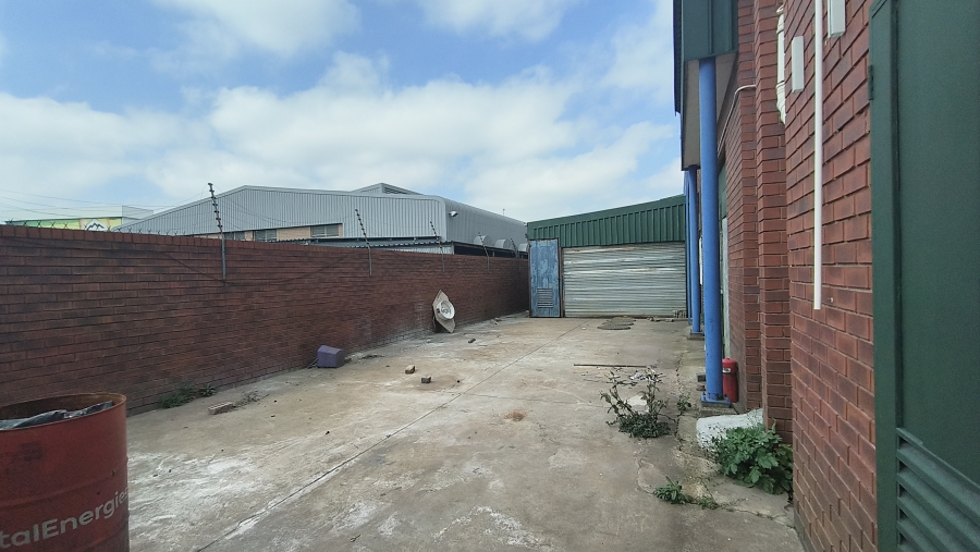 To Let Commercial Property for Rent in Rooihuiskraal Gauteng