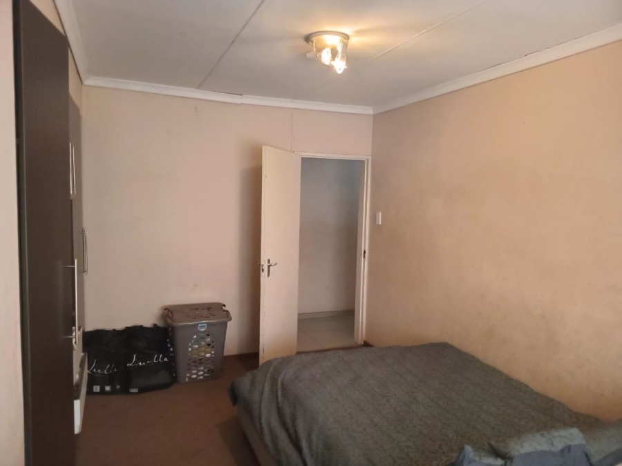 4 Bedroom Property for Sale in Florida Lake Gauteng