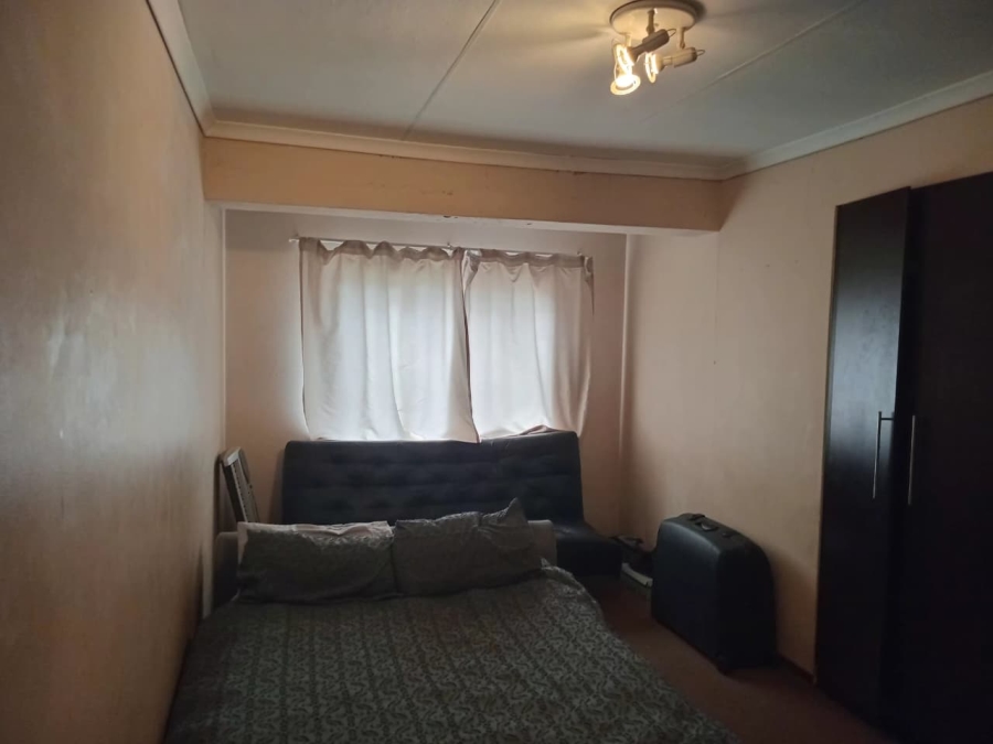 4 Bedroom Property for Sale in Florida Lake Gauteng