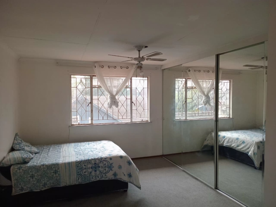 4 Bedroom Property for Sale in Florida Lake Gauteng