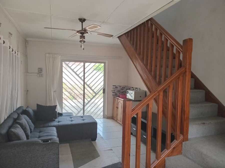 4 Bedroom Property for Sale in Florida Lake Gauteng