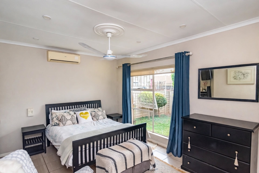 2 Bedroom Property for Sale in Little Falls Gauteng