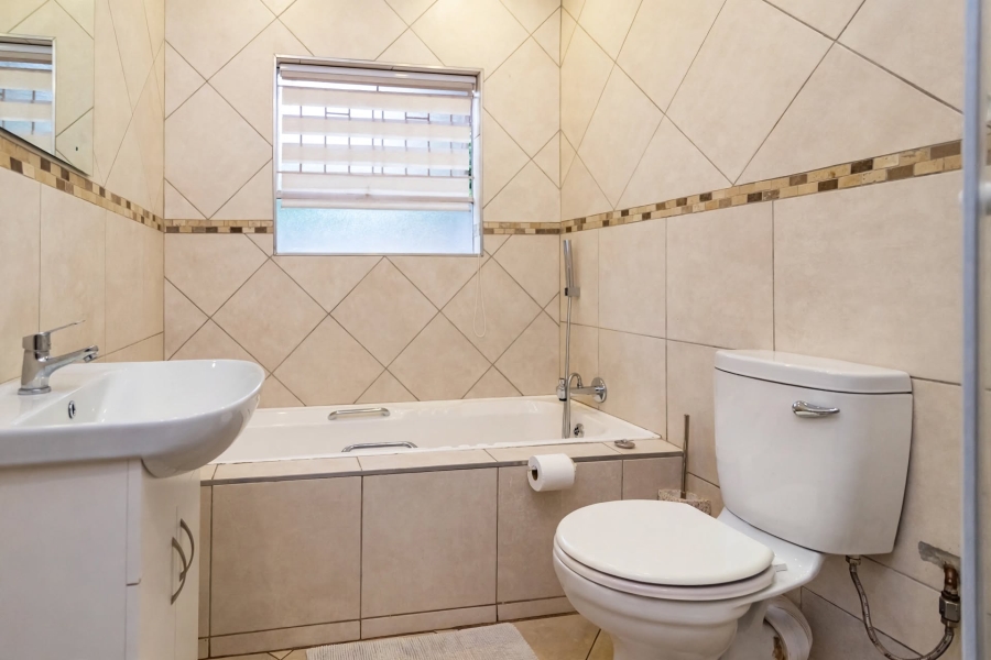 2 Bedroom Property for Sale in Little Falls Gauteng