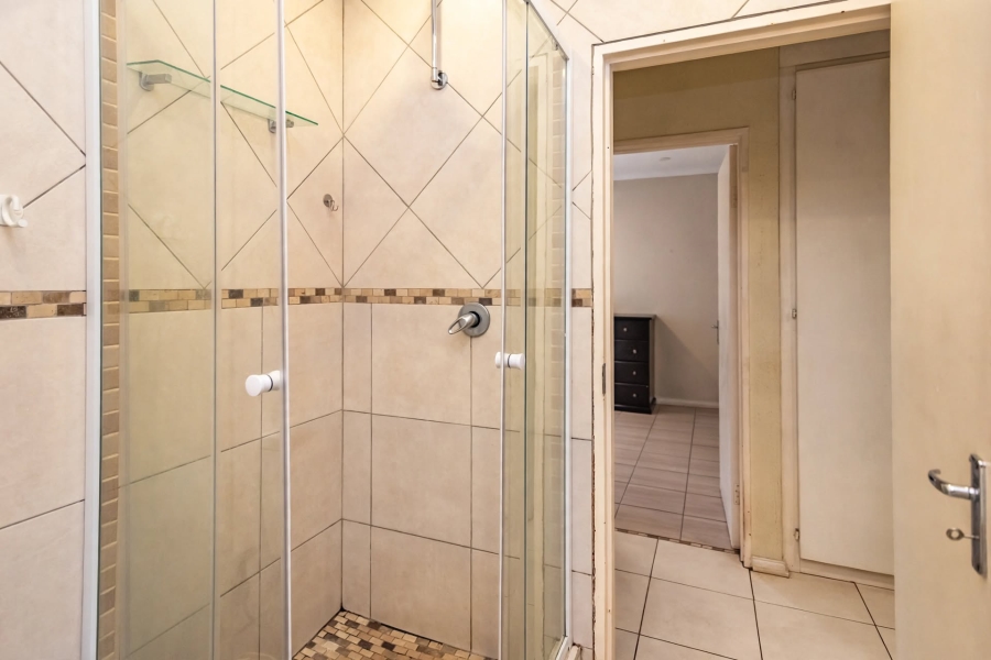 2 Bedroom Property for Sale in Little Falls Gauteng