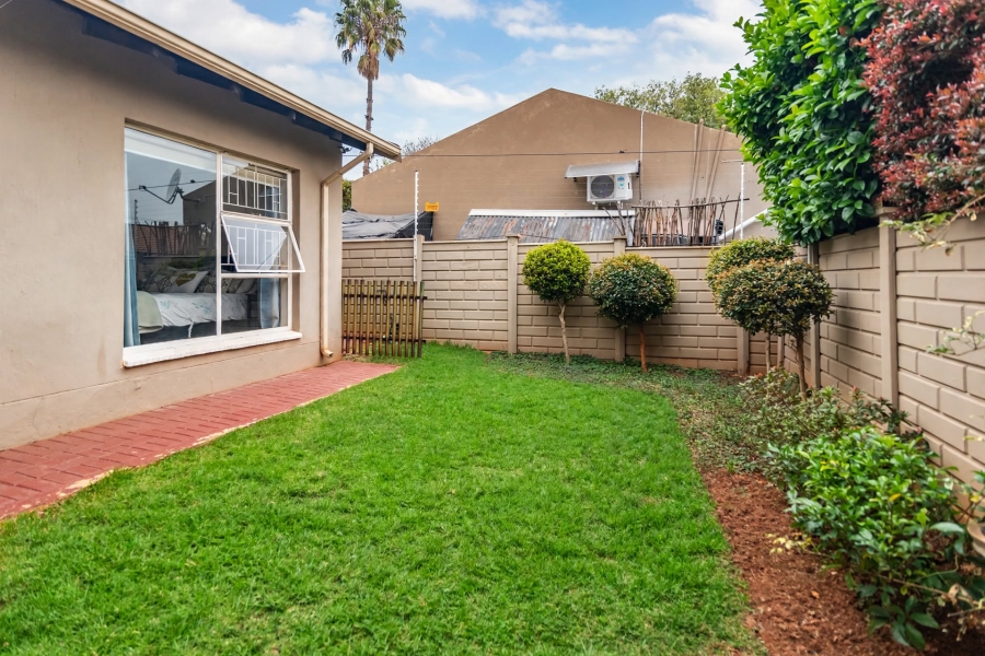 2 Bedroom Property for Sale in Little Falls Gauteng