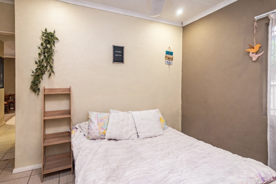 2 Bedroom Property for Sale in Little Falls Gauteng