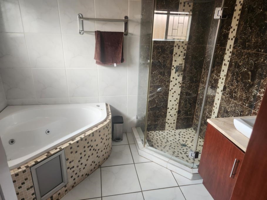 5 Bedroom Property for Sale in Wonderboom Gauteng