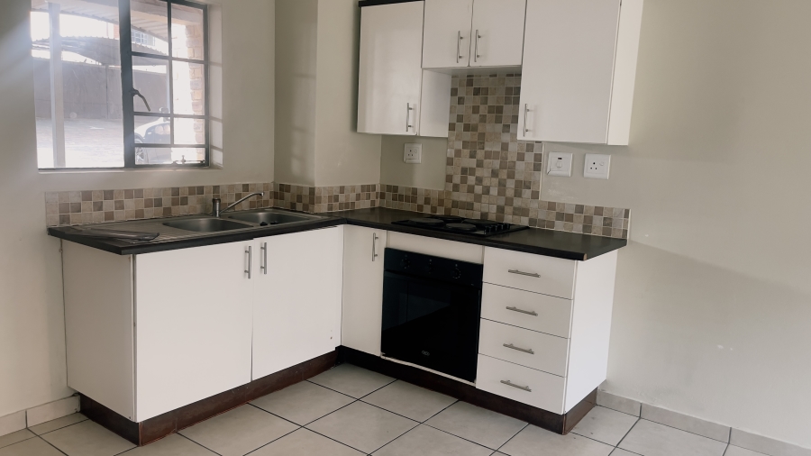 1 Bedroom Property for Sale in Grand Central Gauteng