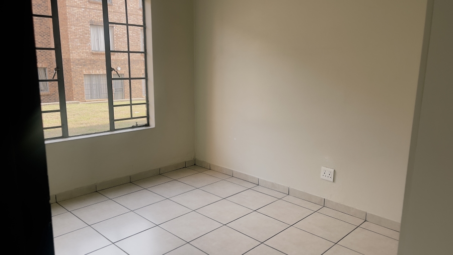 1 Bedroom Property for Sale in Grand Central Gauteng