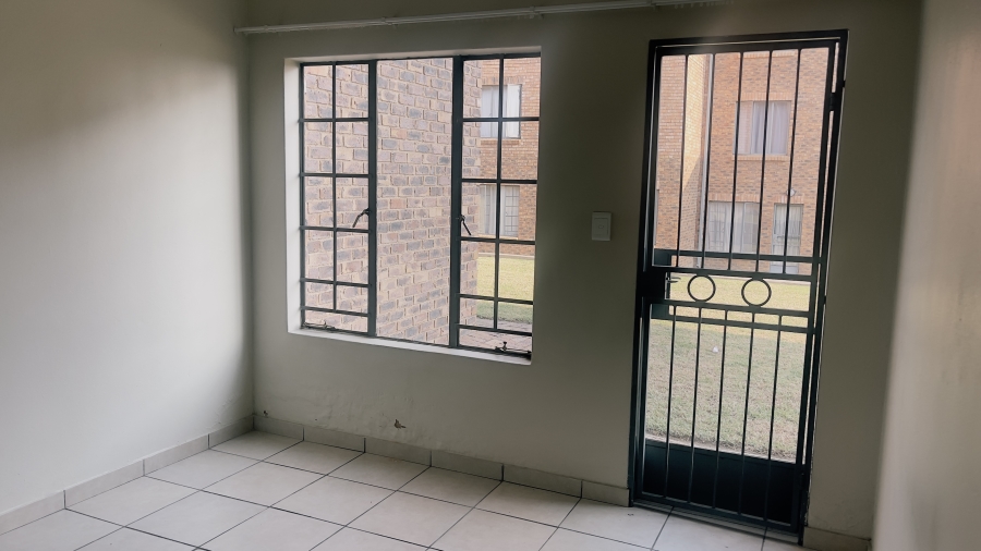 1 Bedroom Property for Sale in Grand Central Gauteng