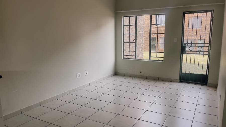 1 Bedroom Property for Sale in Grand Central Gauteng