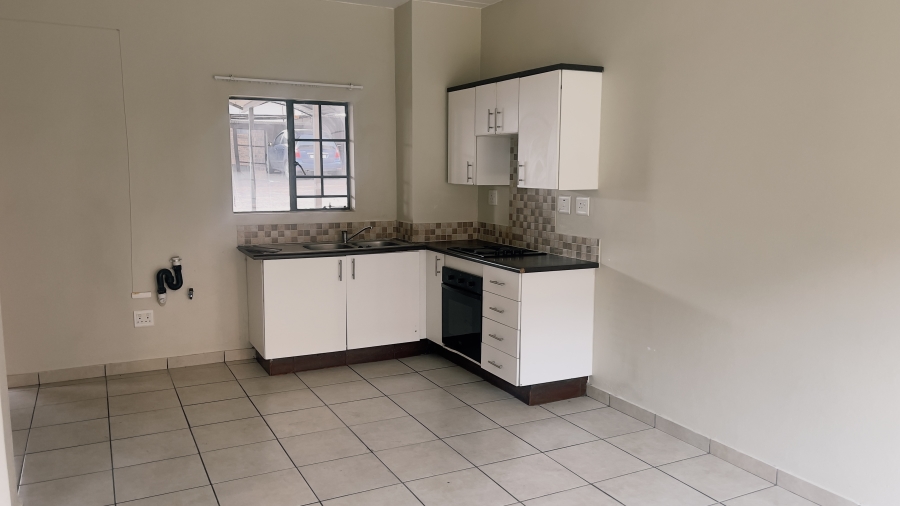 1 Bedroom Property for Sale in Grand Central Gauteng
