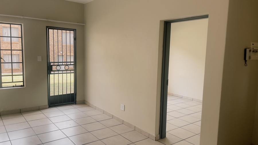 1 Bedroom Property for Sale in Grand Central Gauteng