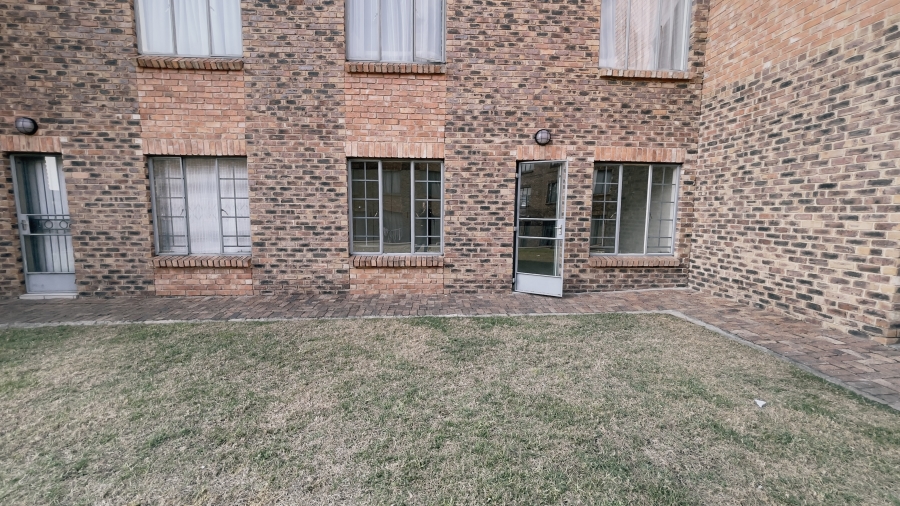 1 Bedroom Property for Sale in Grand Central Gauteng