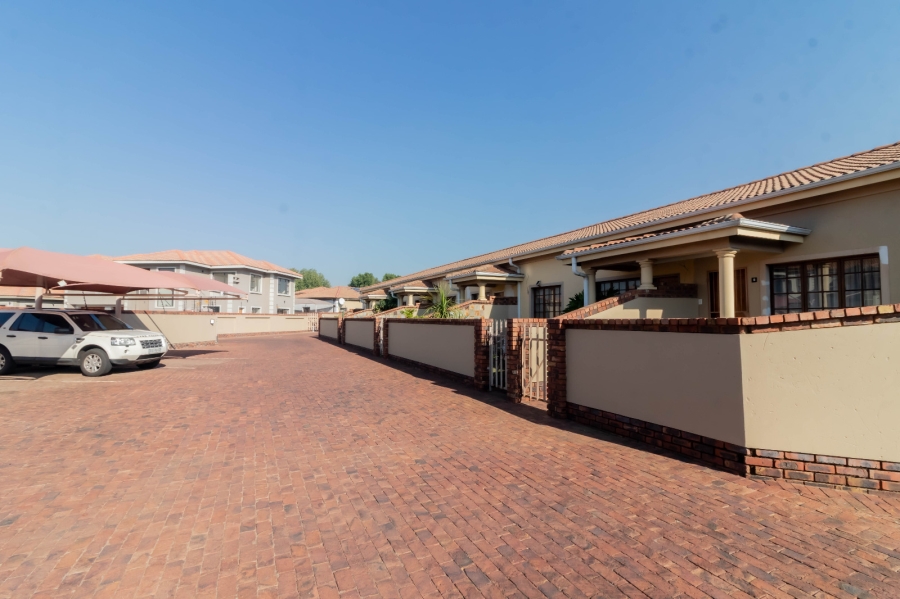 2 Bedroom Property for Sale in Comet Gauteng