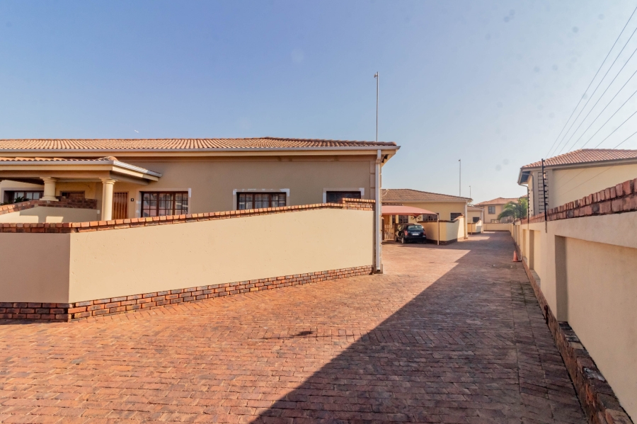 2 Bedroom Property for Sale in Comet Gauteng
