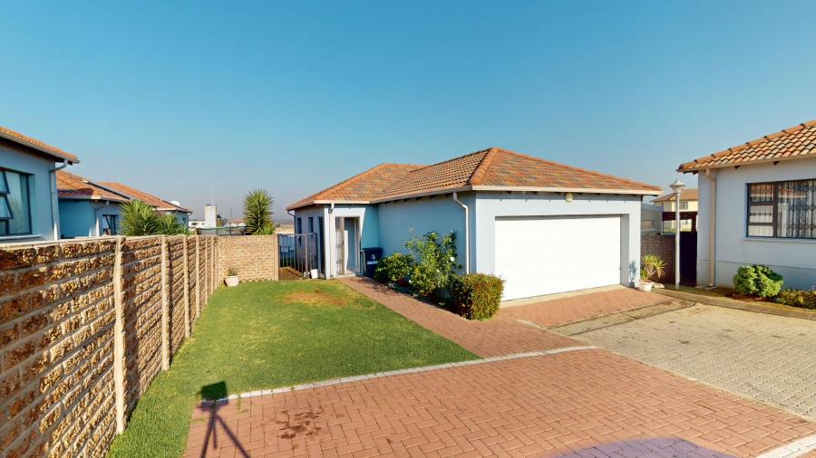 2 Bedroom Property for Sale in Parkrand Gauteng