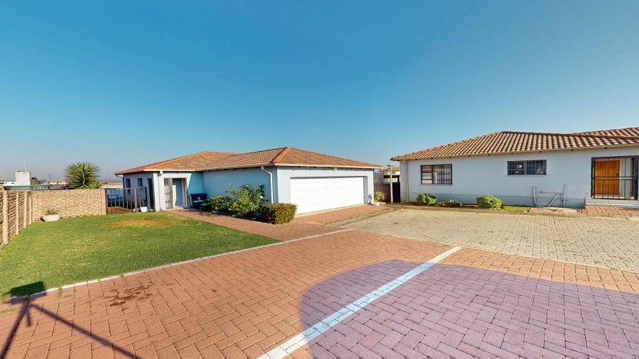 2 Bedroom Property for Sale in Parkrand Gauteng