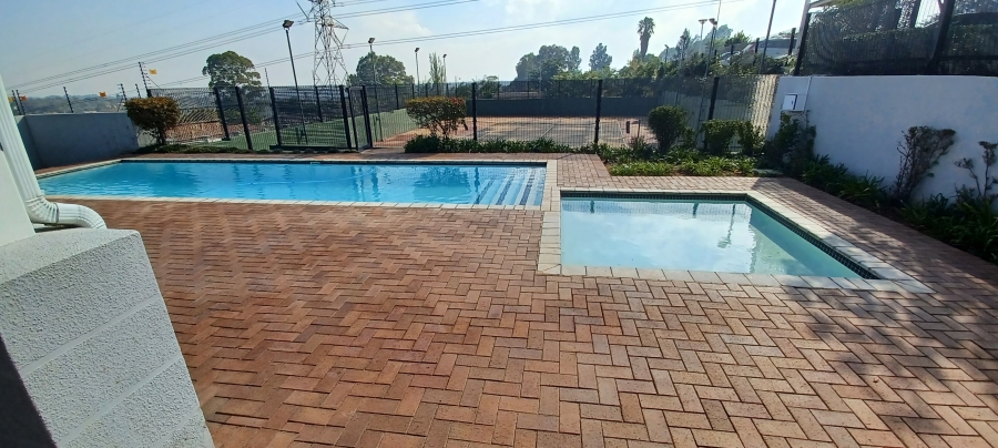 To Let 2 Bedroom Property for Rent in Paulshof Gauteng