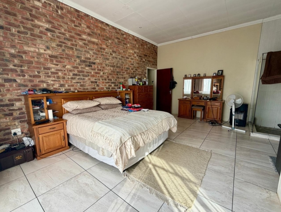 4 Bedroom Property for Sale in Three Rivers East Gauteng