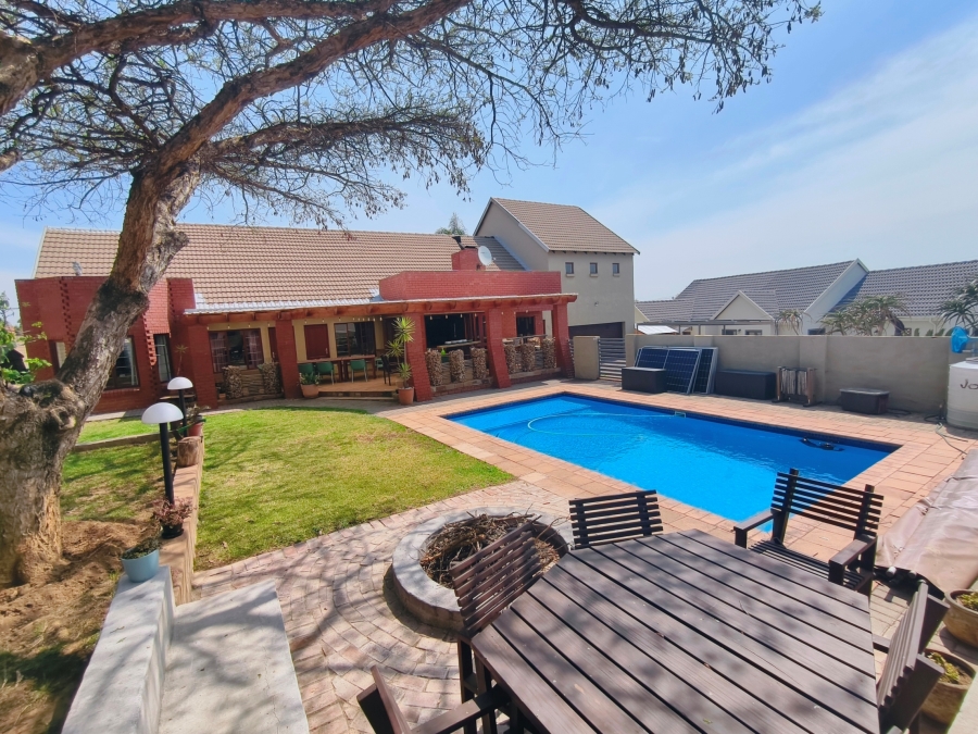 5 Bedroom Property for Sale in Kosmosdal Gauteng