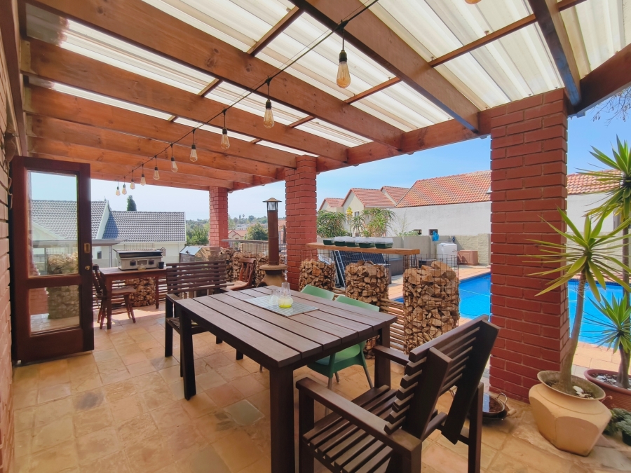 5 Bedroom Property for Sale in Kosmosdal Gauteng