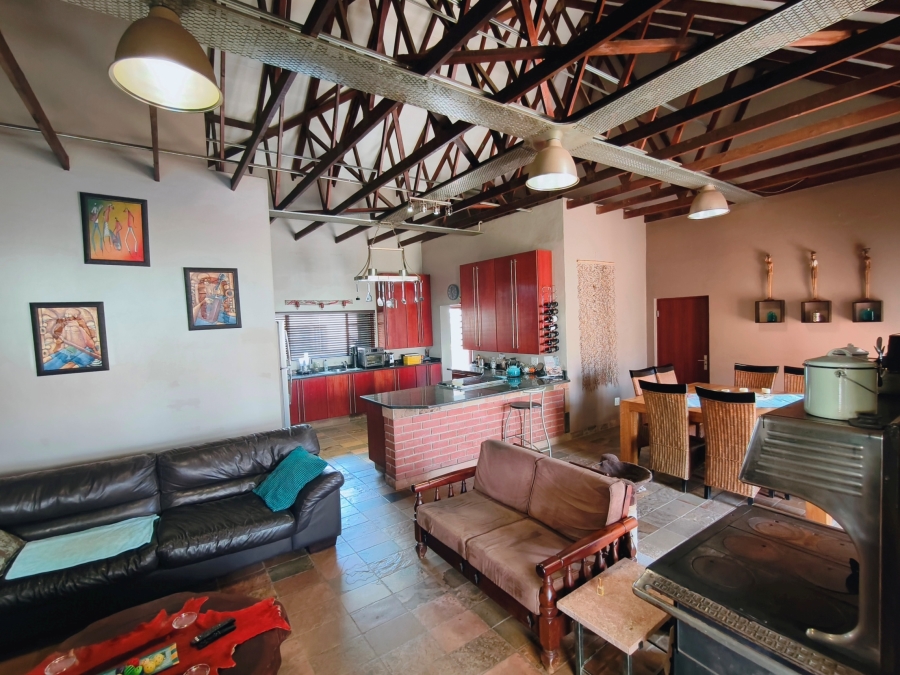 5 Bedroom Property for Sale in Kosmosdal Gauteng