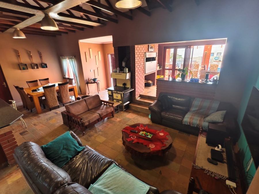 5 Bedroom Property for Sale in Kosmosdal Gauteng