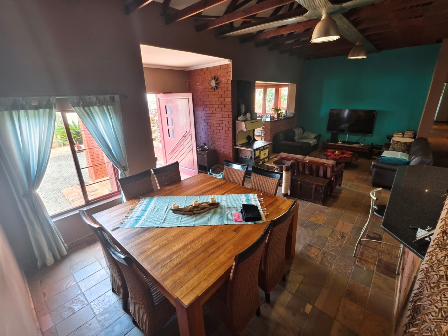 5 Bedroom Property for Sale in Kosmosdal Gauteng