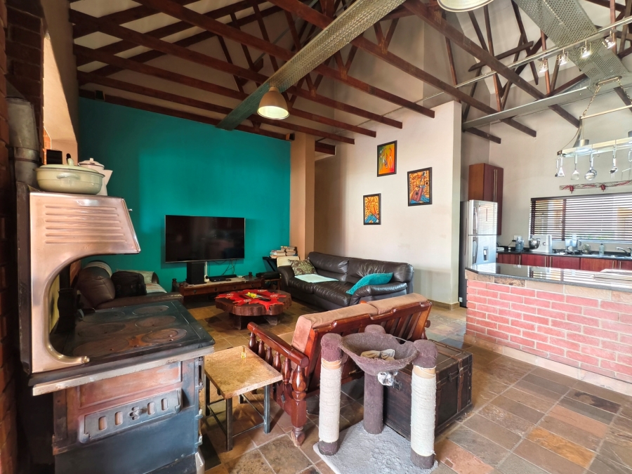 5 Bedroom Property for Sale in Kosmosdal Gauteng
