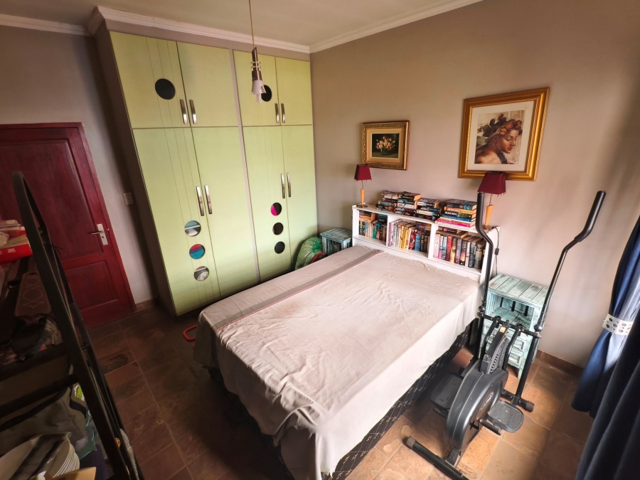 5 Bedroom Property for Sale in Kosmosdal Gauteng