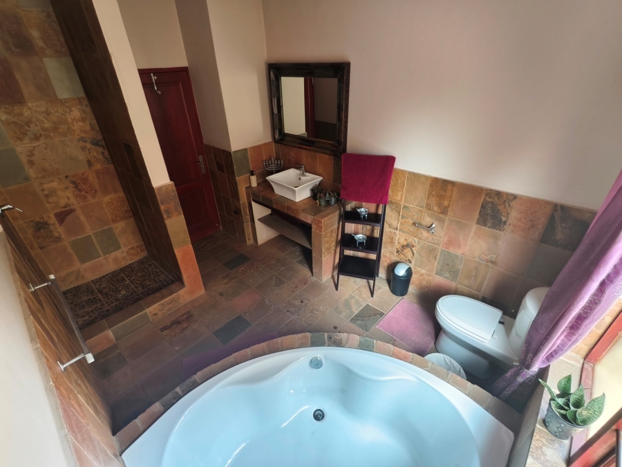 5 Bedroom Property for Sale in Kosmosdal Gauteng