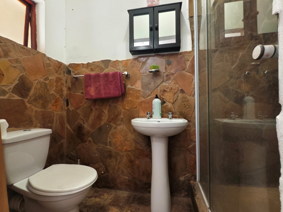 5 Bedroom Property for Sale in Kosmosdal Gauteng