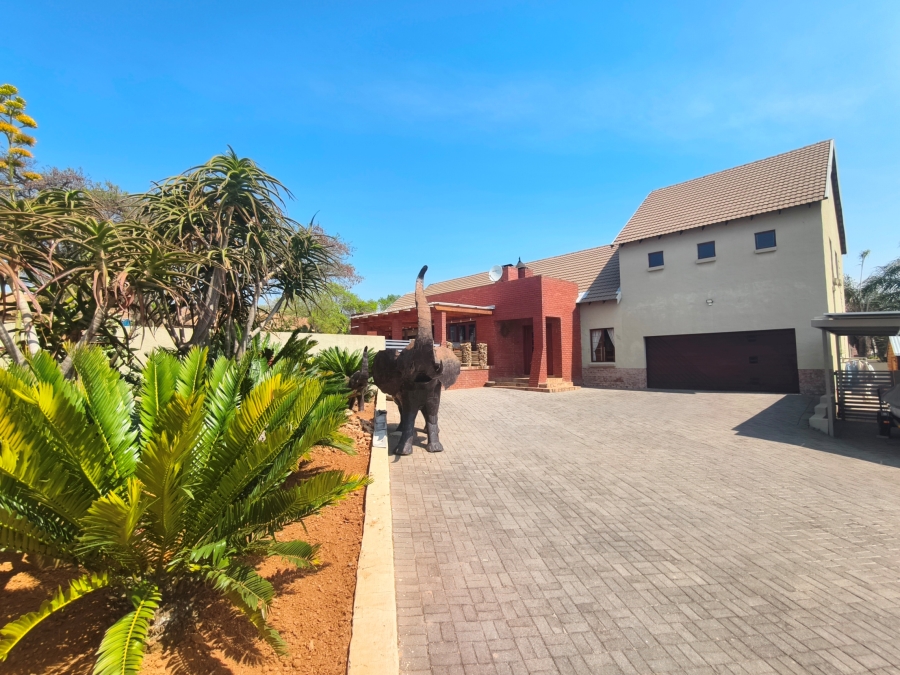 5 Bedroom Property for Sale in Kosmosdal Gauteng
