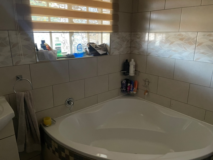 3 Bedroom Property for Sale in Vanderbijlpark SW 5 Gauteng