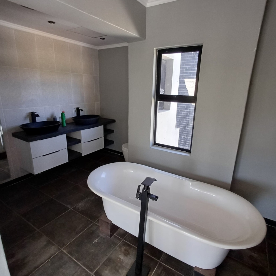 6 Bedroom Property for Sale in Henley on Klip Gauteng