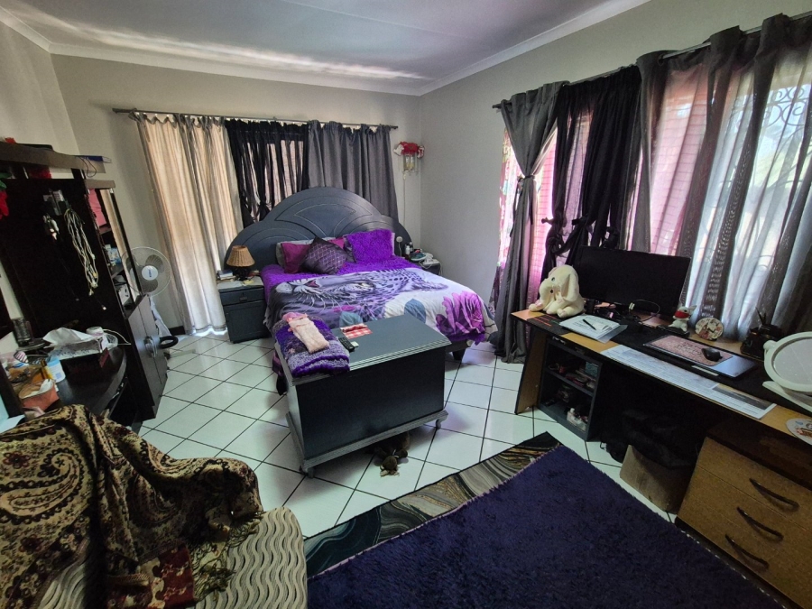 2 Bedroom Property for Sale in Pretoria North Gauteng