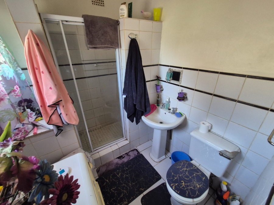 2 Bedroom Property for Sale in Pretoria North Gauteng