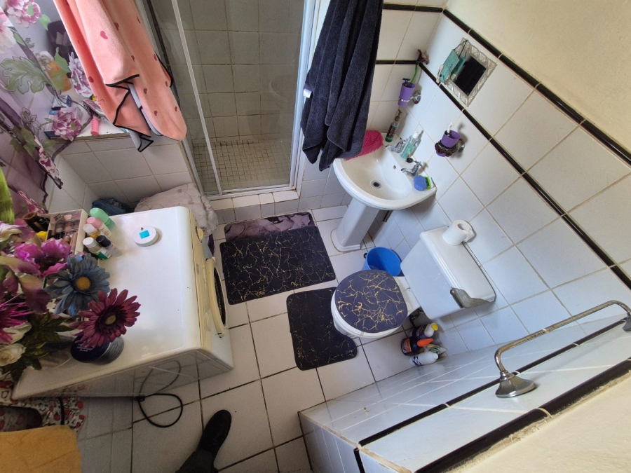 2 Bedroom Property for Sale in Pretoria North Gauteng